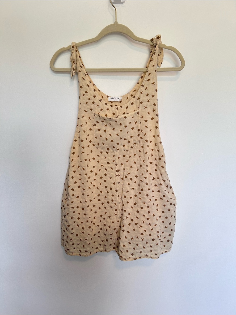 Storia Beige Star Print Tie-Shoulder Romper -‎ Small